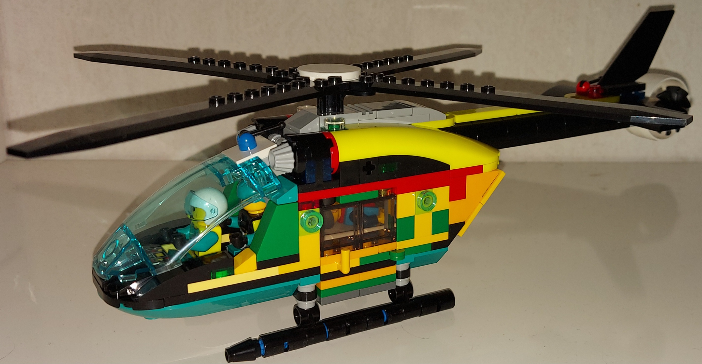 Egna lilla Lego city Ambulanshelikopter moc..jpg