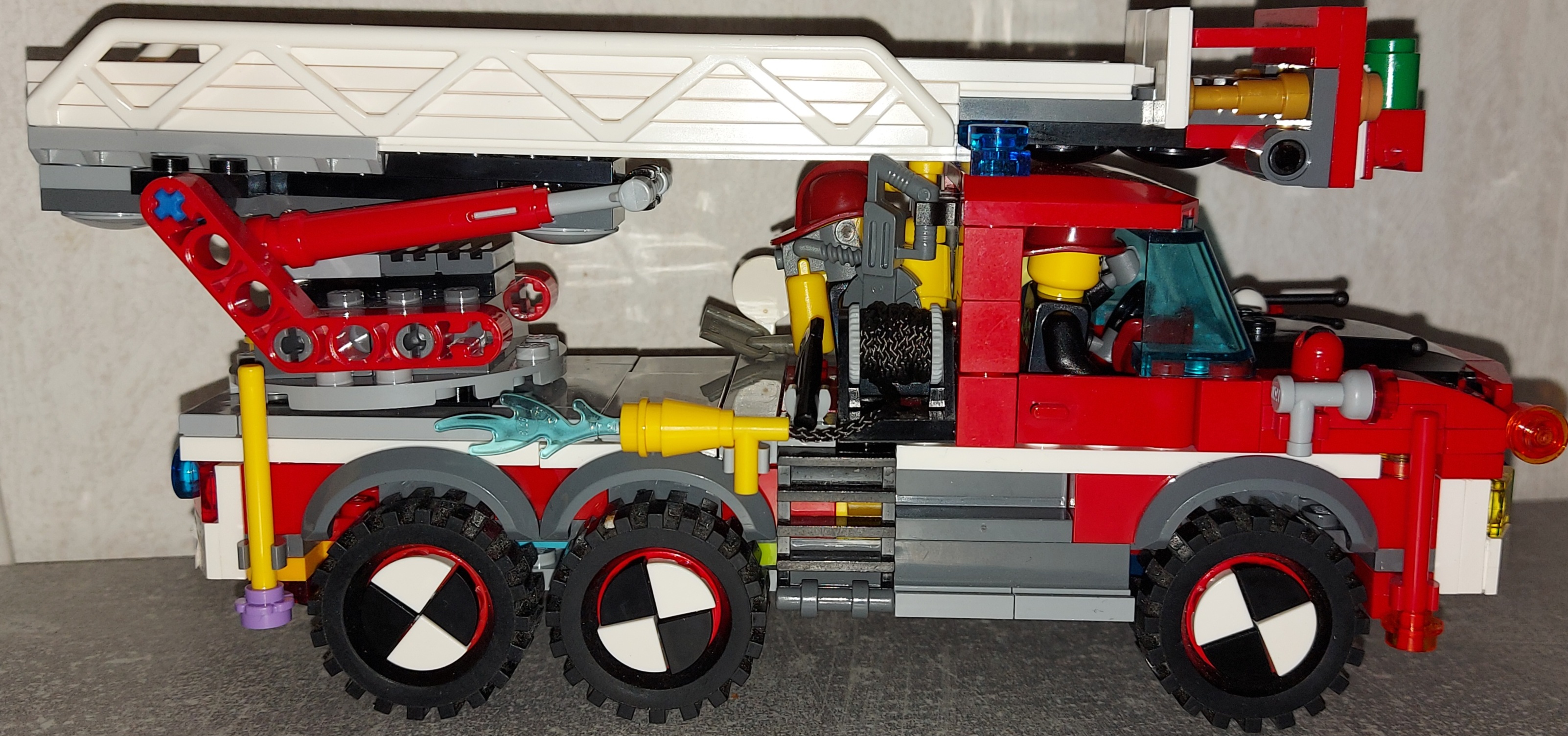 Min egen lilla klassiska lego city Stegbrandbilen..jpg